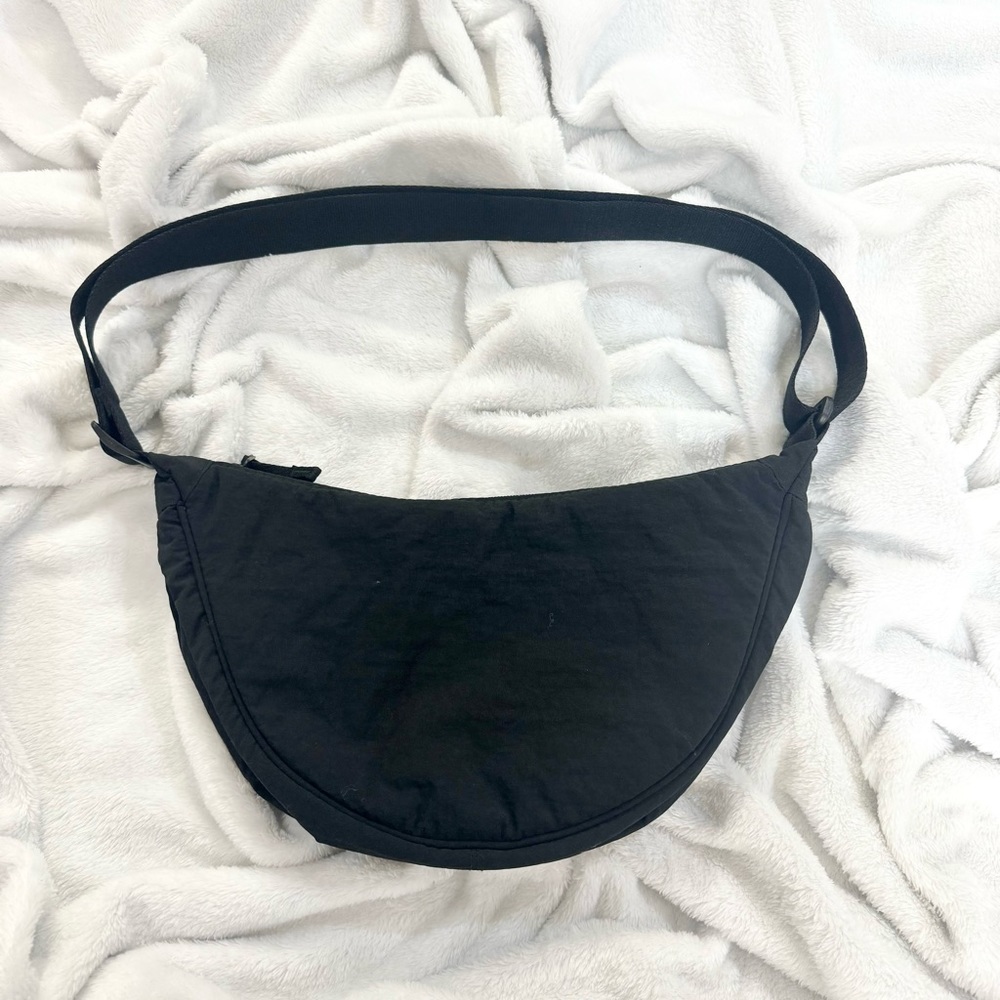 Black Dumpling Crescent Shoulder Bag Uniqlo Baggu
